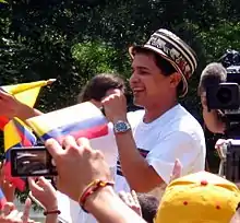 Jorge Celedón singing at Lafayette Park in Washington, D.C. during the Colombian Independence Day celebration in 2008.