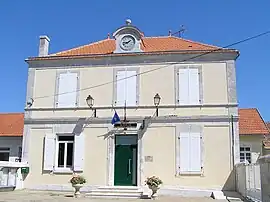 The town hall in Jurignac