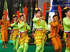 Riau dancers