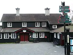 Skiforeningen's cabin Kikutstua is located near Bjørnsjøen