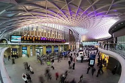 Image 78London King's Cross railway station departures concourse (from Portal:Architecture/Travel images)