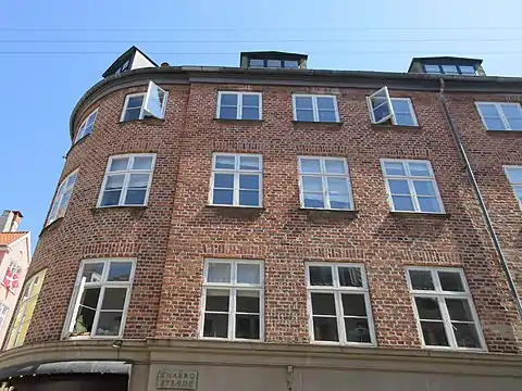 The facade on Knabrostræde