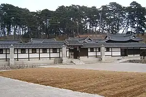 Seongyojang, a grandiose country house for a prominent yangban family in Gangneung.