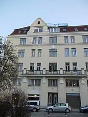Building at Kriemhildplatz 1 (undergoing restoration).