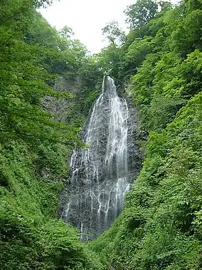 7. Kurokuma Falls