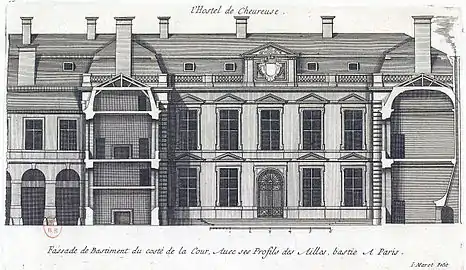 Court facade of the corps de logis