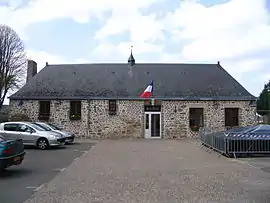 The town hall in La Bazoge-Montpinçon
