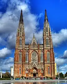 The seat of the Archdiocese of La Plata is Catedral Nuestra Señora de los Dolores .