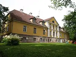 Lahmuse manor