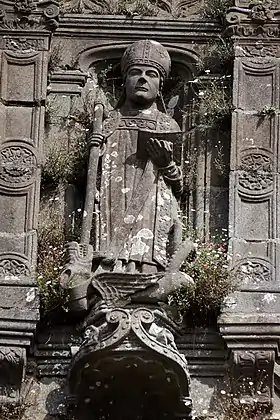 Statue of Saint Pol Aurélien by Bastien Prigent.