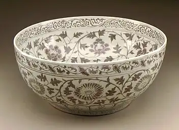 Large Bowl (Wan) with floral scrolls, China, Jiangxi Province, Jingdezhen, Early Ming dynasty, 1368-1450