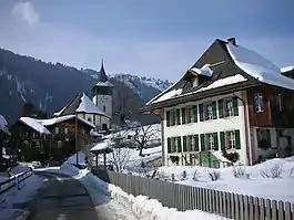 Lauenen village and church