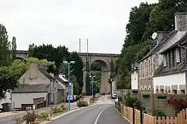 The town and the viaduct of the Paris-Brest railway line