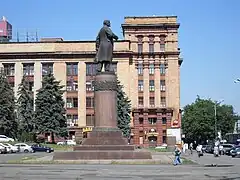 In the early 1950s, during the ongoing industrialisation of the city, much of Dnipropetrovsk's centre was rebuilt in the Stalinist style of Socialist Realism. The statue of Lenin pictured here was removed in March 2014.