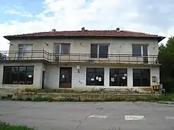 A picture of a Public building in the village of Lipintsi, Dragoman municipality - a former shop, club and home for the families of border officers.