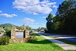 Welcome sign along US 25