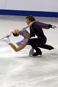 Pair sit and catch-foot layback(Lubov Iliushechkina & Nodari Maisuradze)