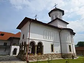 Sărăcinești Monastery in Valea Cheii