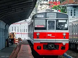 MaTo 66 (BUD 106) arriving Jakarta Kota Station. This is the first 203 series train to bear the new red-white KAI Commuter livery.