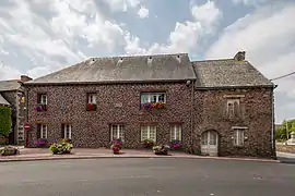 The town hall in Concoret