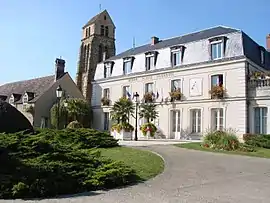 The town hall and church in Saint-Germain-lès-Arpajon