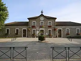 The town hall in Jons