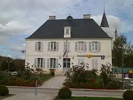 The town hall in Perrusson