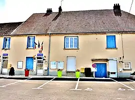 The town hall in Frasne-le-Château