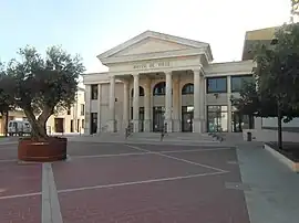 The town hall in Le Soler