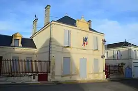 The town hall in Nieul-le-Virouil