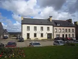 The town hall in Plouguin