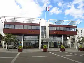 The town hall in Saint-Martin-des-Champs