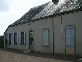 The town hall in Vauclaix