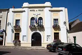 The town hall in Maisse