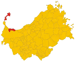 The territory of the comune (in red) inside the Province of Sassari