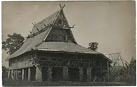 A torogan in Lanao del Sur, the traditional residences of community leaders among the Maranao people (c. 1908–1924)