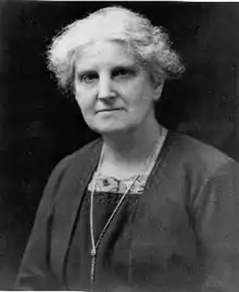 A head and shoulders portrait of Margaret Llewelyn Davies