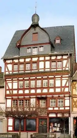 1630 Fachwerk house in marketplace