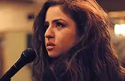 Mnjoyan in the music video for "Es qonn em" in 2016