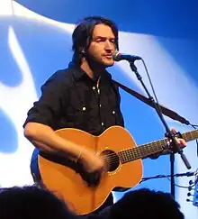 Matthew Perryman Jones performing in 2008