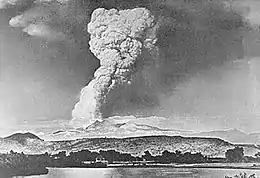 Image 13May 1915 Lassen Peak eruption column (from Geology of the Pacific Northwest)