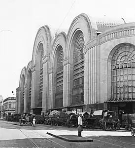 Facade of the market in 1945