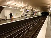 Line 3 platforms at Europe
