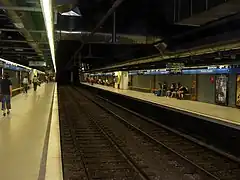 The station's line L5 platforms