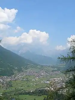 Mezzano seen from Monte Vederna