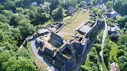 Moha with the ruins of Château de Moha [fr]