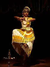 Mohiniyattam