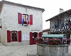 The town hall of Montjoi