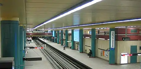 McGill station in its former colours of green and burgundy, changed in 2010.