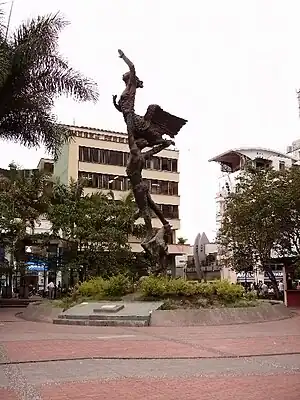 Monument to Effort, bronze, steel and concrete, 28 m height, Armenia, Colombia